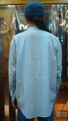 バンドカラー L/S グラデーションストライプシャツ 321-100（カラー：BLUE）