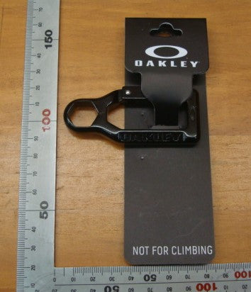 ESSENTIAL KEY CARABINER FOS900697（カラー：BLACKOUT 02E）