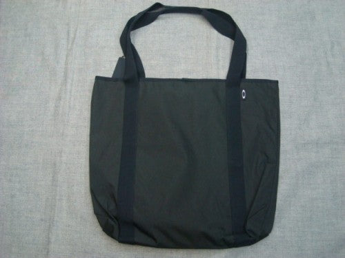 ESSENTIAL DAY TOTE 2.0 921645JP（カラー：BLACKOUT 02E）