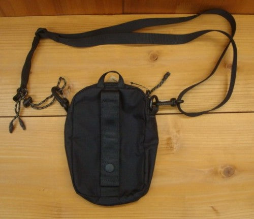 Journey Mini Crossbody BF237019C（カラー：Black）・・店頭のみの販売！１点在庫有り