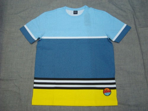 STRIPED 1975 SS TEE FOA400257（カラー：BLUE YELLOW COLOR BLOCK 94E ）