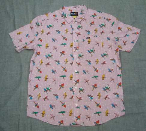 メンズ 【LUKE P x KRISTEN LW】 LP X KLW PARROTS SS ショートスリーブシャツ（カラー：PINK）BC041-133 AVYWT00273・・店頭のみの販売！Lサイズ在庫あり。