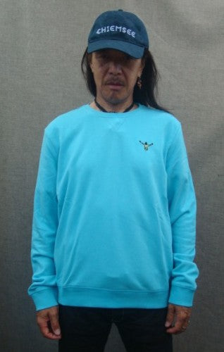 MEN SWEAT SHIRT 00015802（カラー：15-4720 RIVER BLUE）・・実物はもう少しトーン低い綺麗なブルーです！