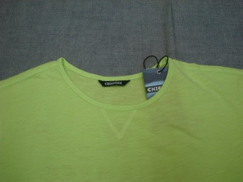 MEN T-SHIRT 00015759（カラー：13-0535 SHARP GREEN）