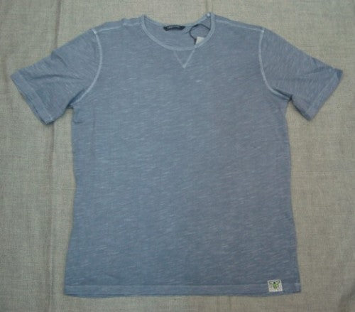 MEN T-SHIRT 00015759（カラー：18-3912 GRISAILLE）