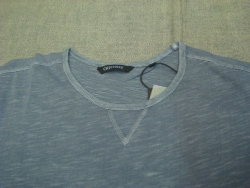 MEN T-SHIRT 00015759（カラー：18-3912 GRISAILLE）