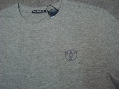 MEN T-SHIRT 00016055（カラー：17-4402M NEUTRAL GRAY MELANGE）