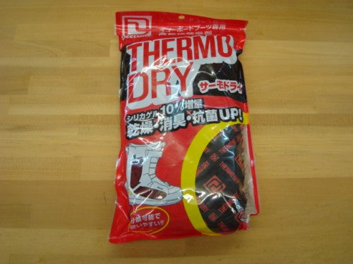 DEELUXE(ディーラックス) THERMO DRY(サーモドライ)　カラー: BLACK/RED