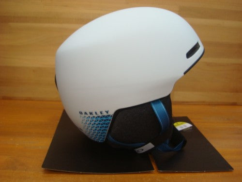 OAKLEY SNOW HELMET (オークリースノーヘルメット) MOD1 - ASIA FIT（エムオーディーワンアジアフィット） Mサイズ （57-61cm）99505A-94J（カラー：GREY/POSEIDON 94J）