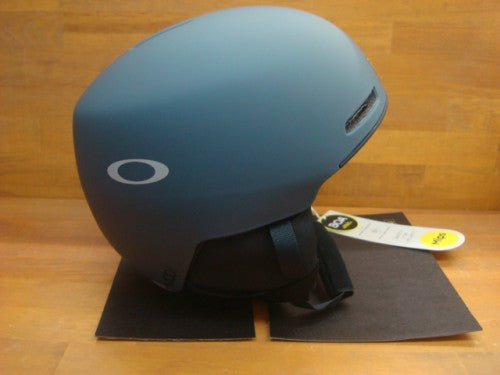 OAKLEY SNOW HELMET (オークリースノーヘルメット) MOD1-ASIA FIT-MIPS（エムオーディーワンアジアフィットミップス） Mサイズ （57-61cm）99505A-MP-6HN（カラー：India Ink/Metallic Silver 6HN）
