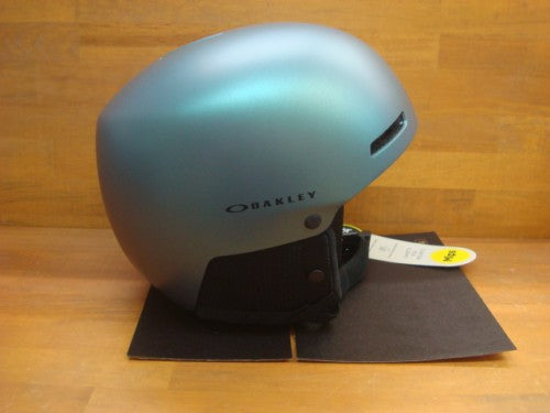 OAKLEY SNOW HELMET (オークリースノーヘルメット) JAMIE ANDERSON SIGNATURE(ジェイミーアンダーソンシグネチャー)MOD1 PRO-ASIA FIT(エムオーディーワンプロアジアフィット) Mサイズ (57-61cm)FOS900629-44S(カラー：Matte Pacific Colorshift 44S）