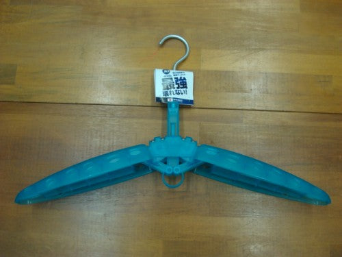 R2 WETSUITS HANGER(R2ウエットスーツハンガー)　「蛍光カラー」 SP-0020　カラー：LAGOON（ラグーン）