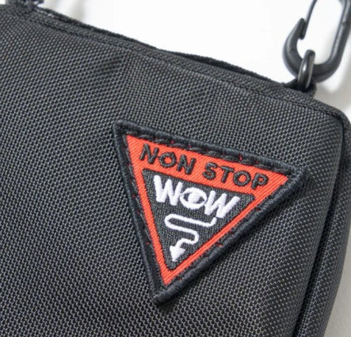 UTILITY PHONE SLING WOW（ユーティリティフォンスリングワオ）　（カラー：BLACK / RED）「WOW」とのコラボアイテム