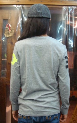 ABEL（カラー：18-5102M MEDIUM MELANGE）・・背中の生地の一部に若干黄色のプリントの色移り有。