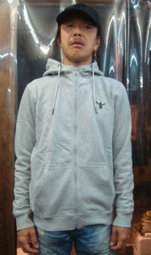 EARLY BIRD（カラー：17-4402M NEUTRAL GRAY MELANGE）
