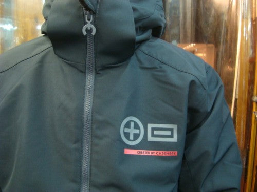 THREDBO（カラー：9090 BLACK/BLACK DIF）