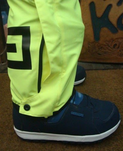 TAOS（カラー：13-0630 SAFETY YELLOW）