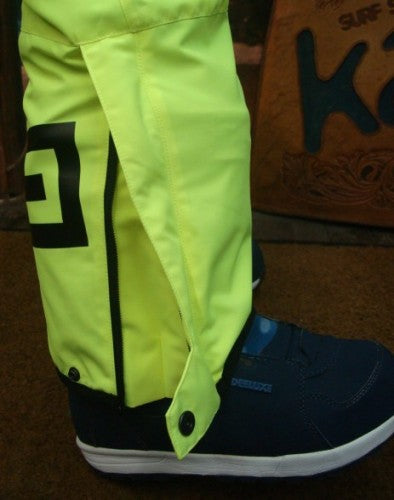 TAOS（カラー：13-0630 SAFETY YELLOW）