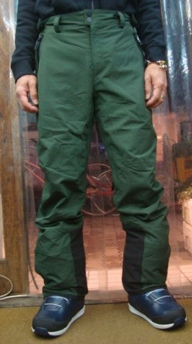 TAOS（カラー：19-0417 KOMBU GREEN）