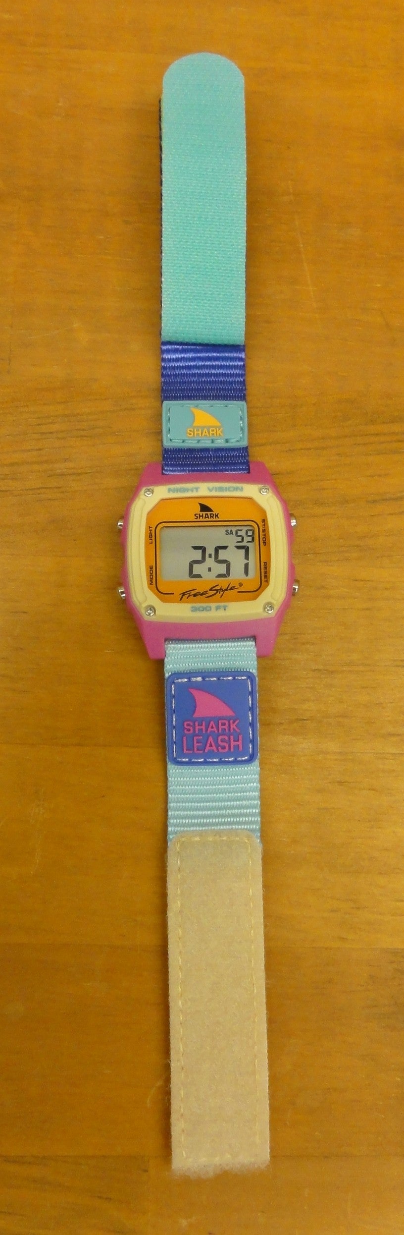 SHARK CLASSIC LEASH(シャーククラシックリーシュ) STYLE #101252（カラー：Neon Sea）