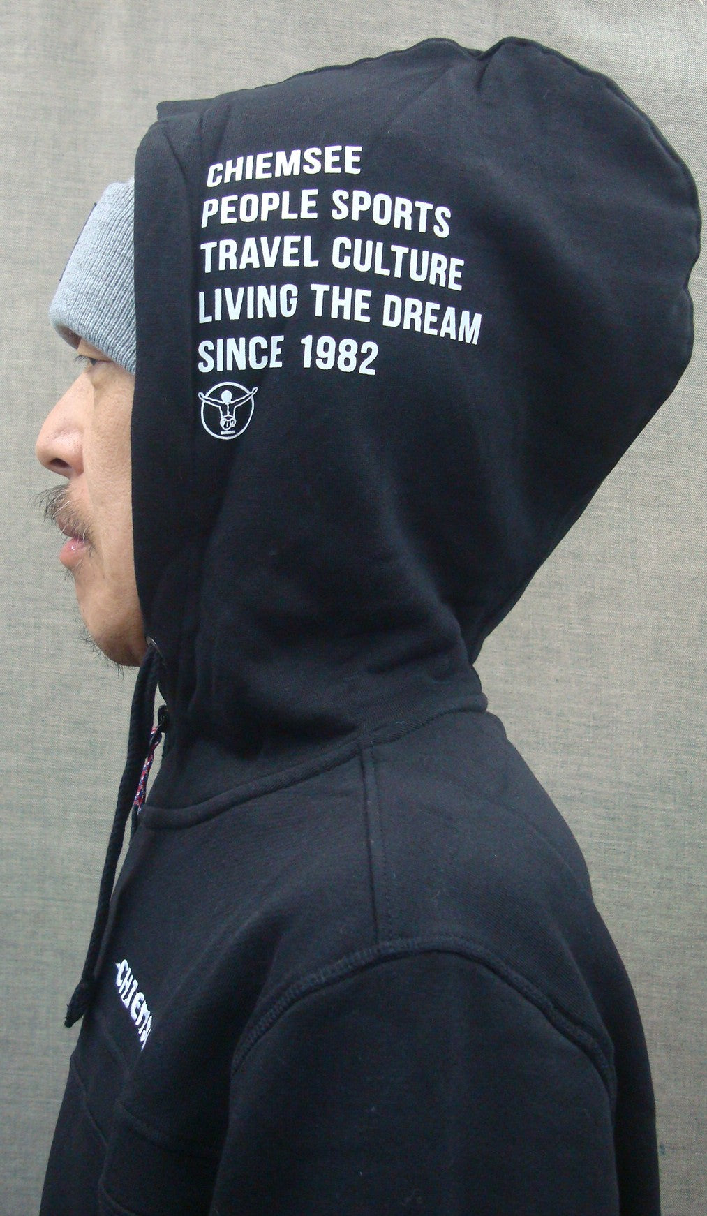 MEN HOODED SWEAT JACKET 00017685（カラー：19-3911 BLACK BEAUTY）