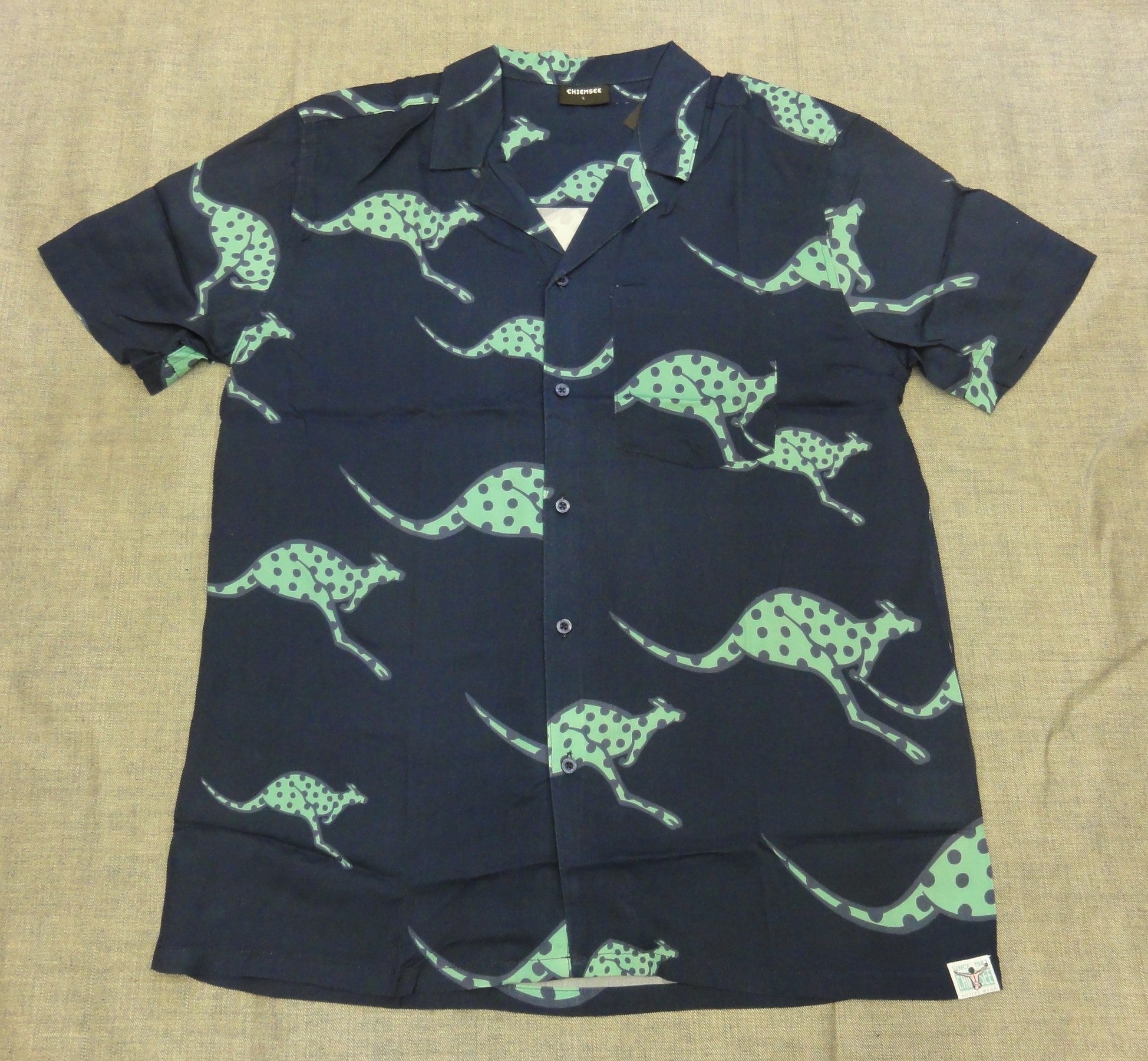 MEN SHIRT 3326013（カラー：19-4010 TOTAL ECLIPS）