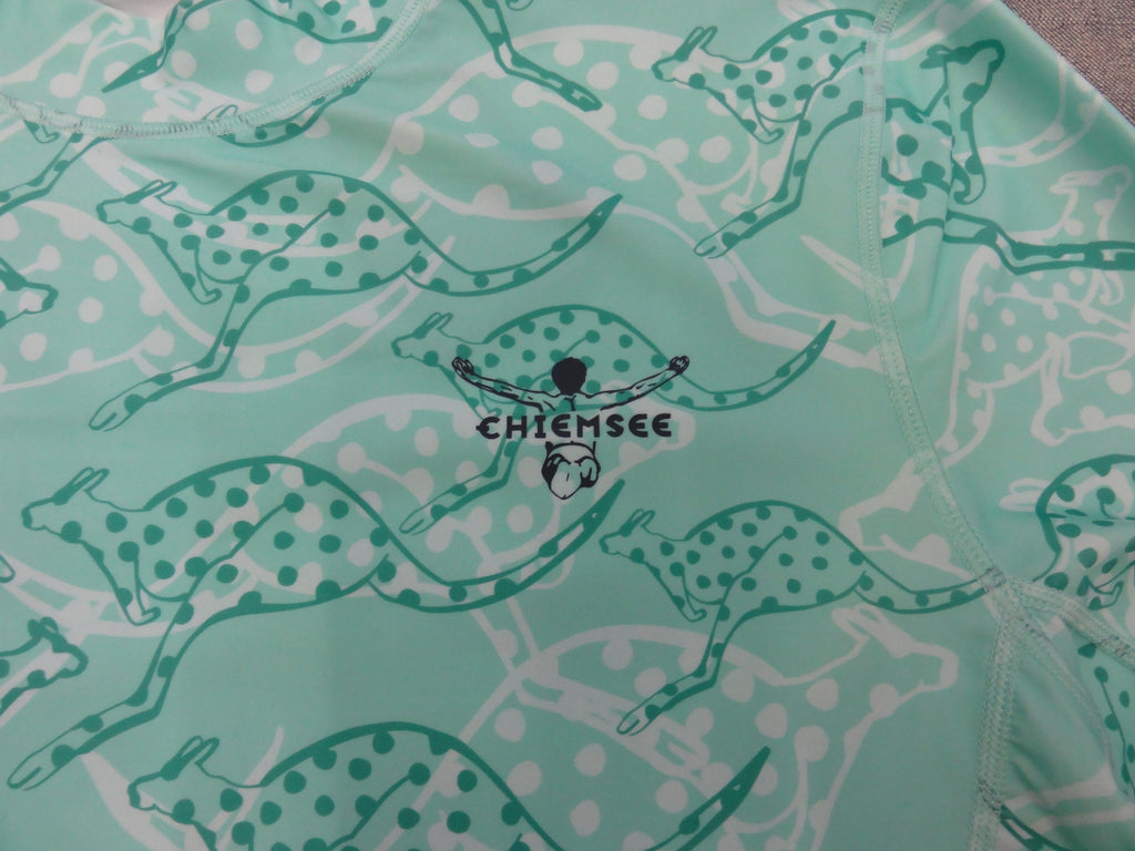 MEN UV SWIM SHIRT 3326138（カラー：16-5721 MARINE GREEN）
