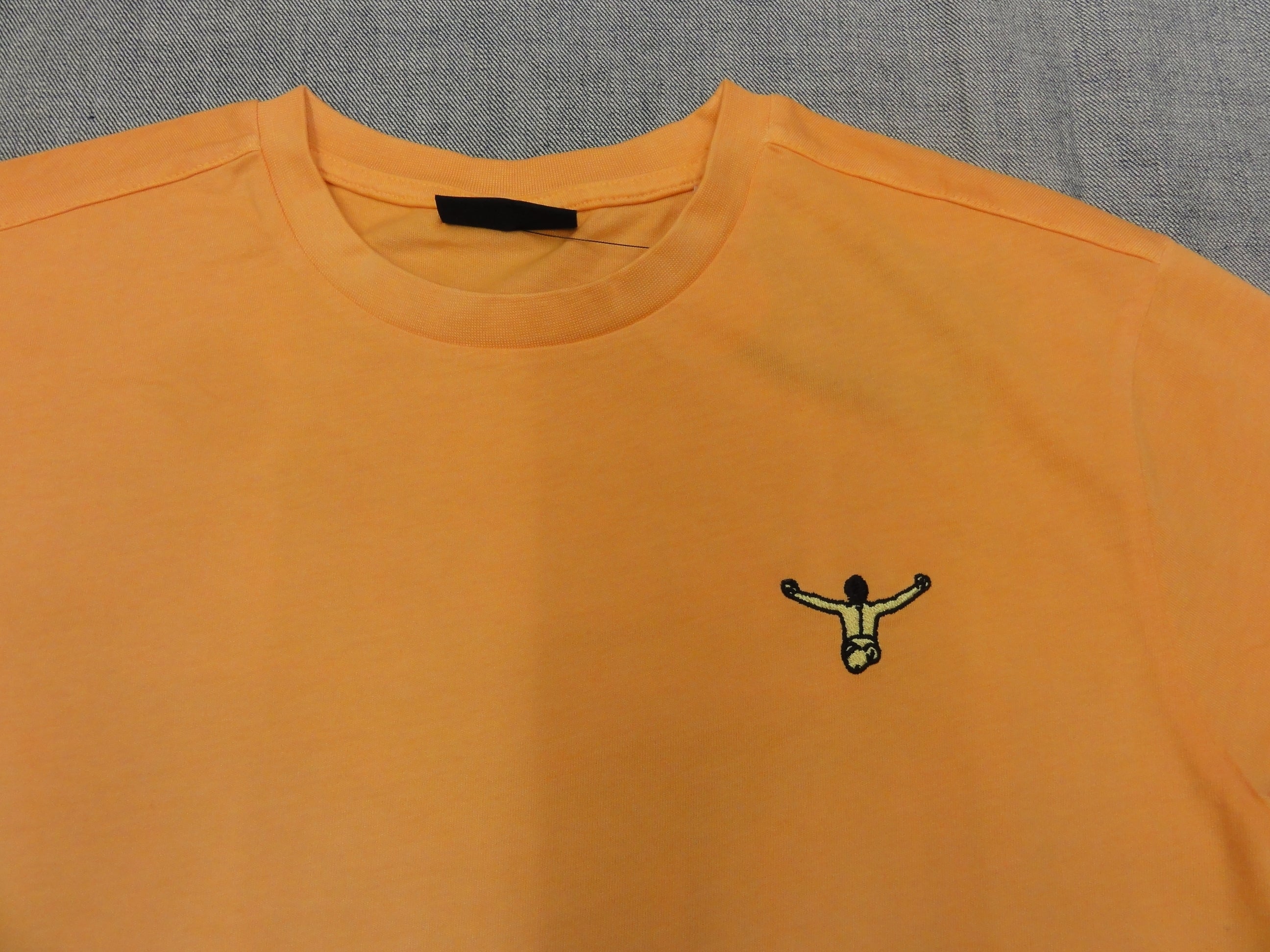 MEN T-SHIRT 3326016（カラー：16-1442 MELON）