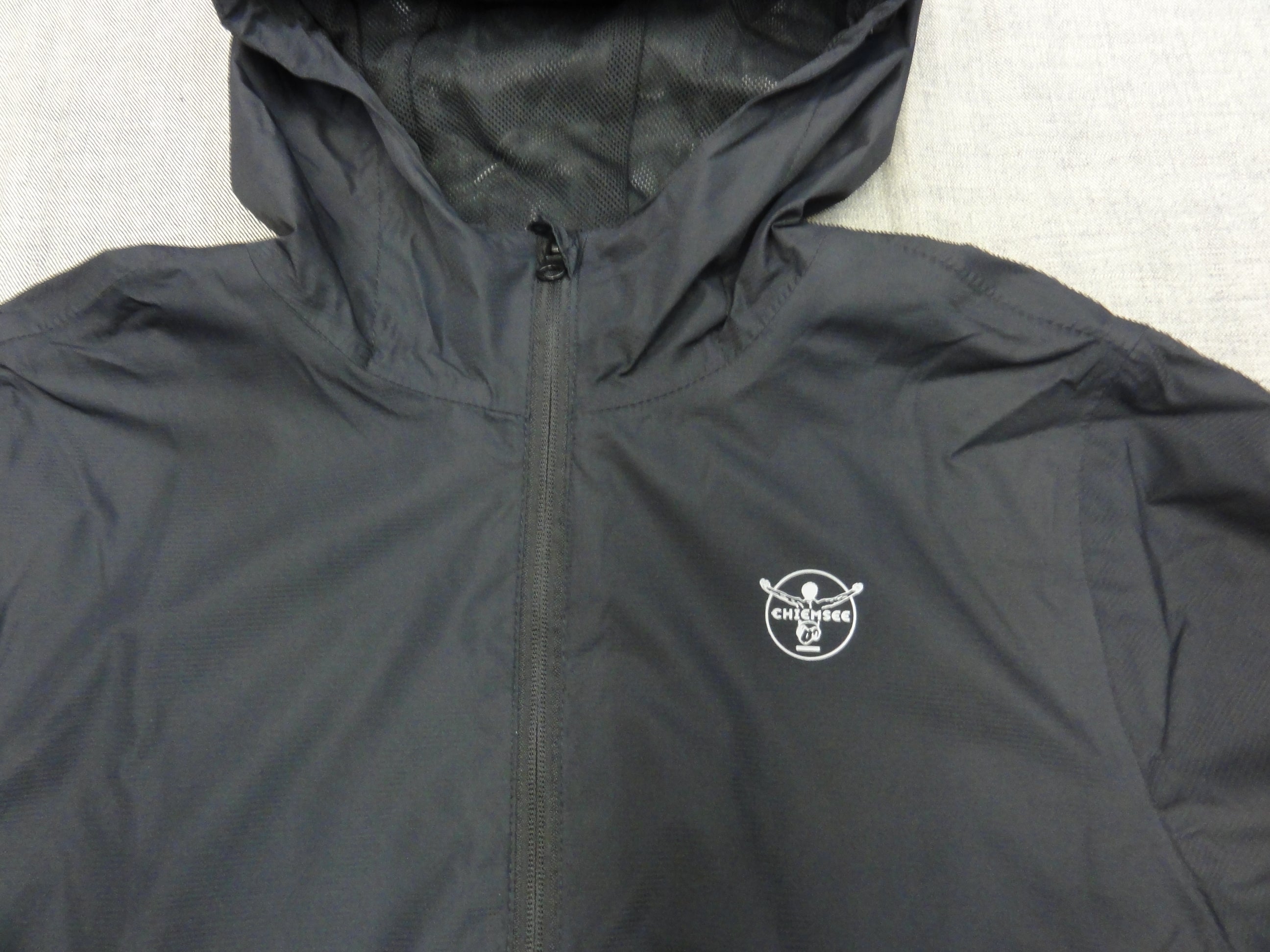 MEN PACKABLE RAIN JACKET 00016853（カラー：19-3911 BLACK BEAUTY）