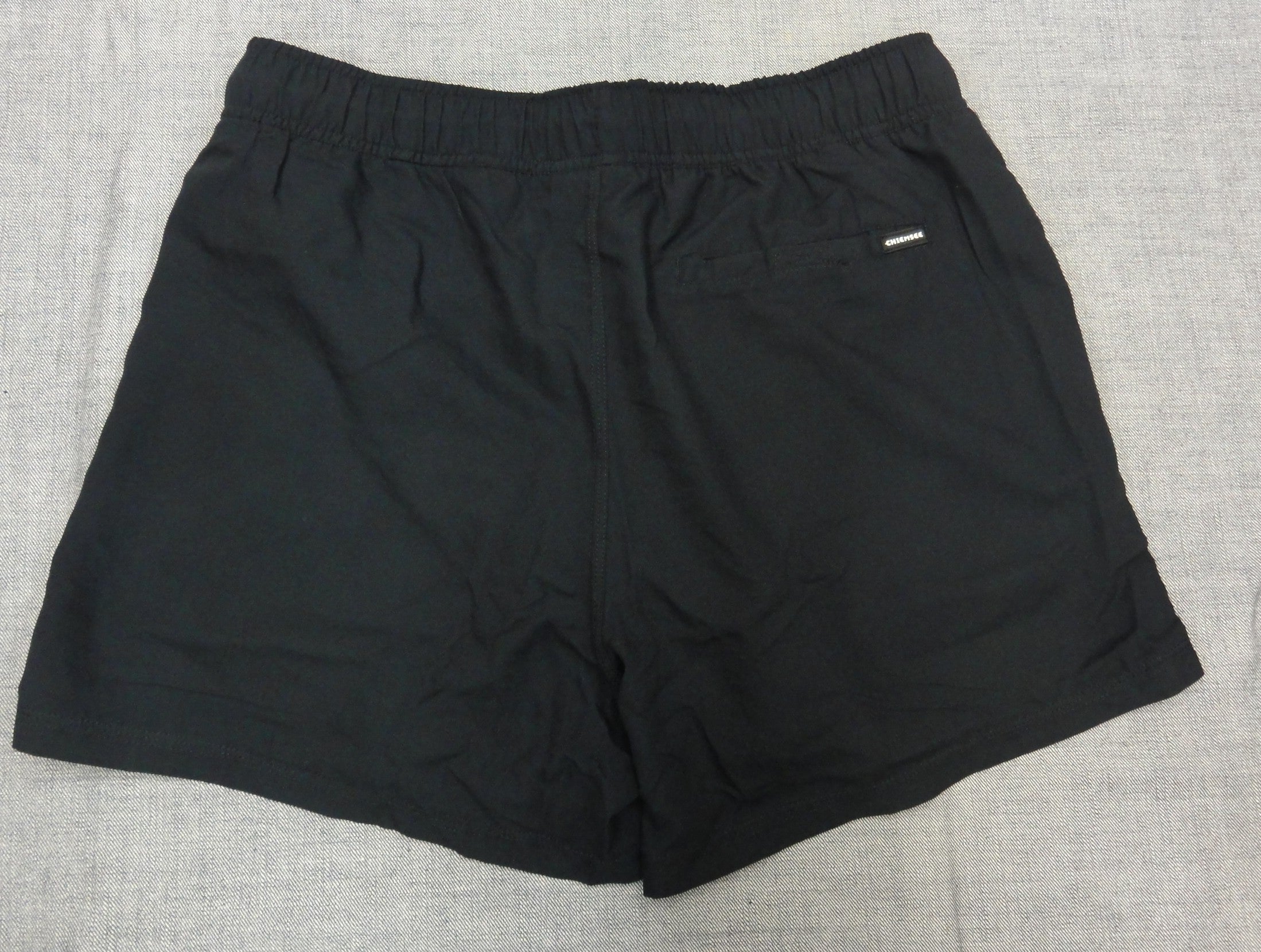 MEN SWIM SHORTS 23194401（カラー：19-3911 BLACK BEAUTY）
