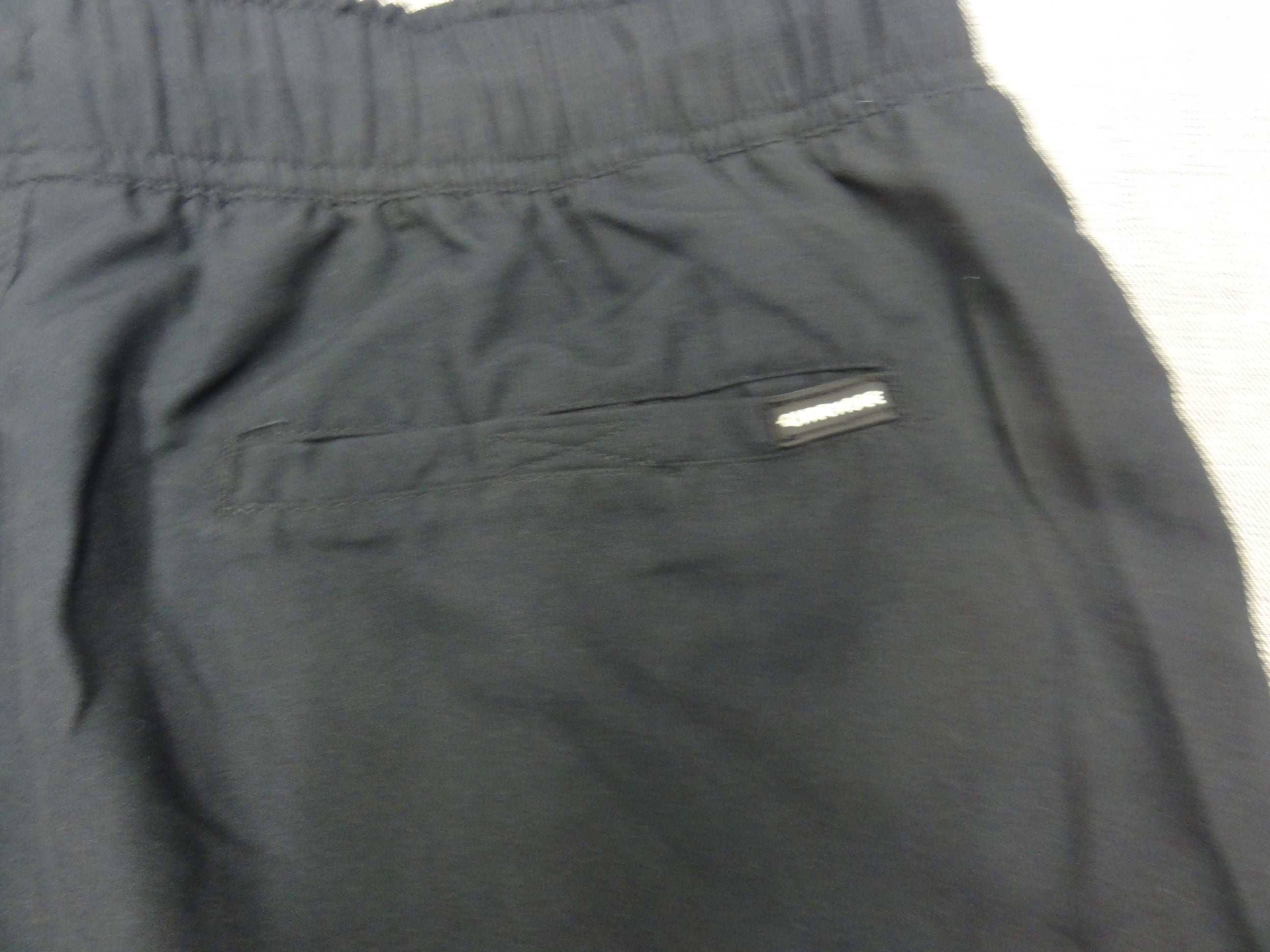 MEN SWIM SHORTS 23194401（カラー：19-3911 BLACK BEAUTY）