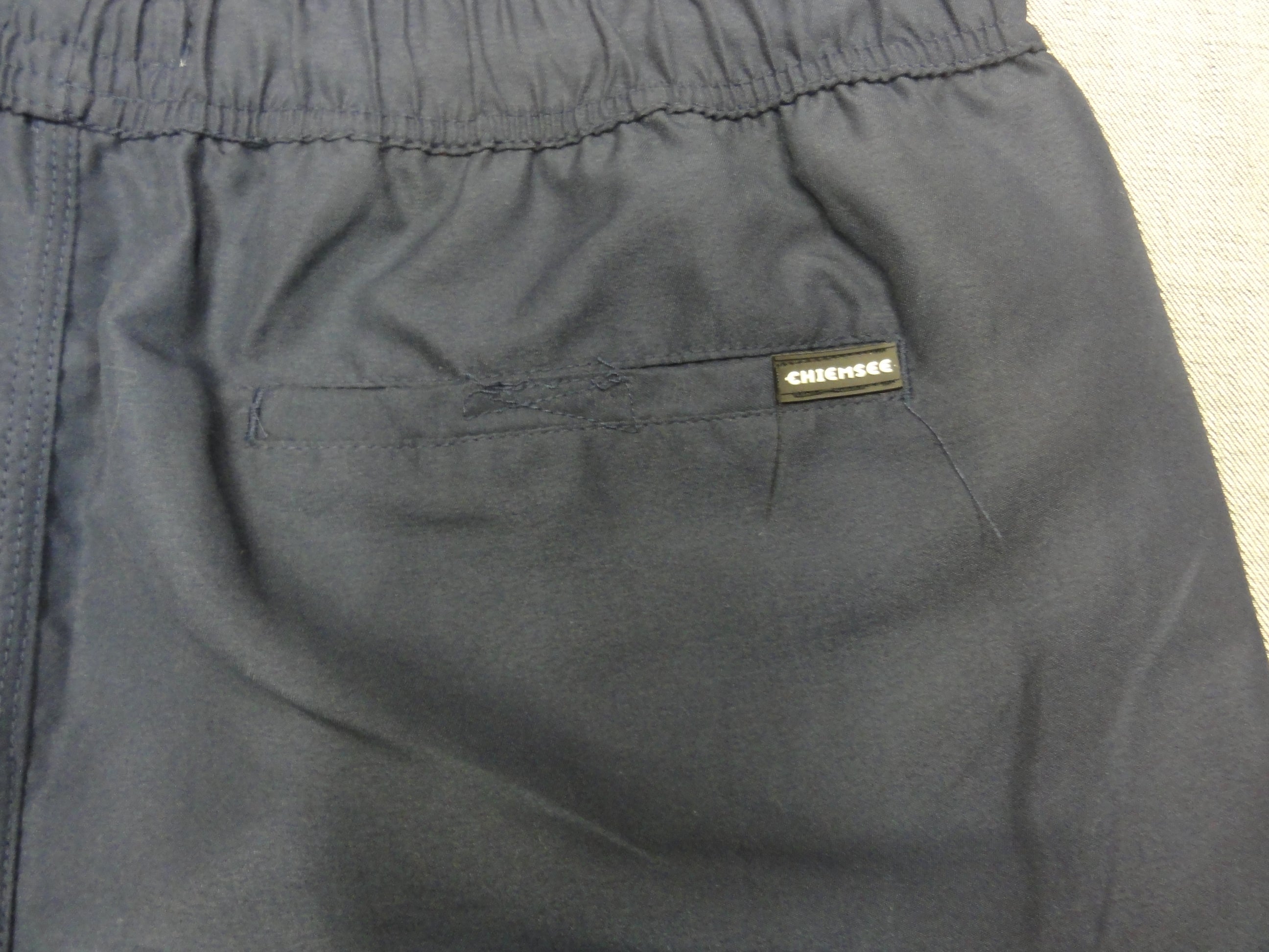 MEN SWIM SHORTS 23194401（カラー：19-4010 TOTAL ECLIPS）