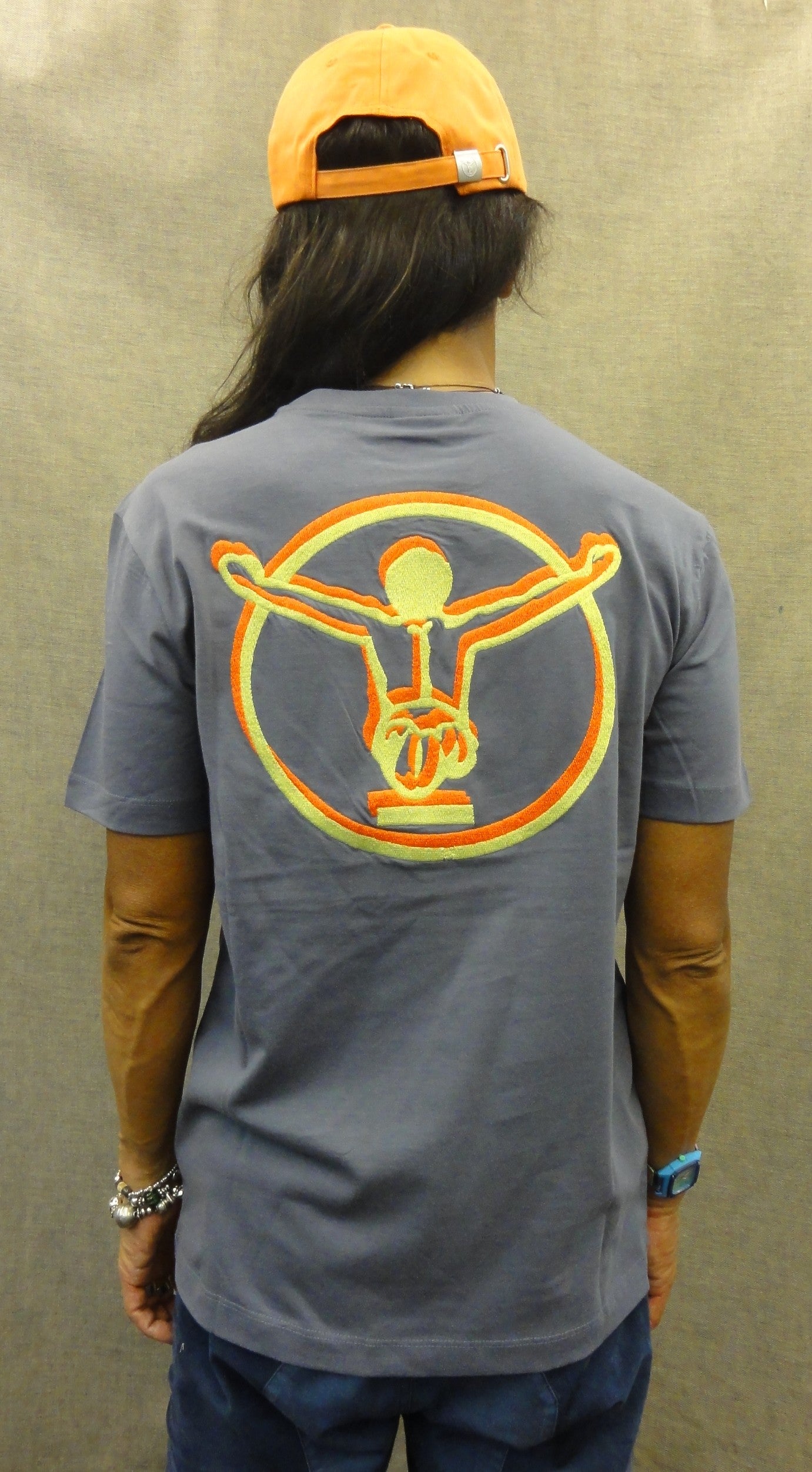 MEN T-SHIRT 3326143（カラー：18-3912 GRISAILLE）