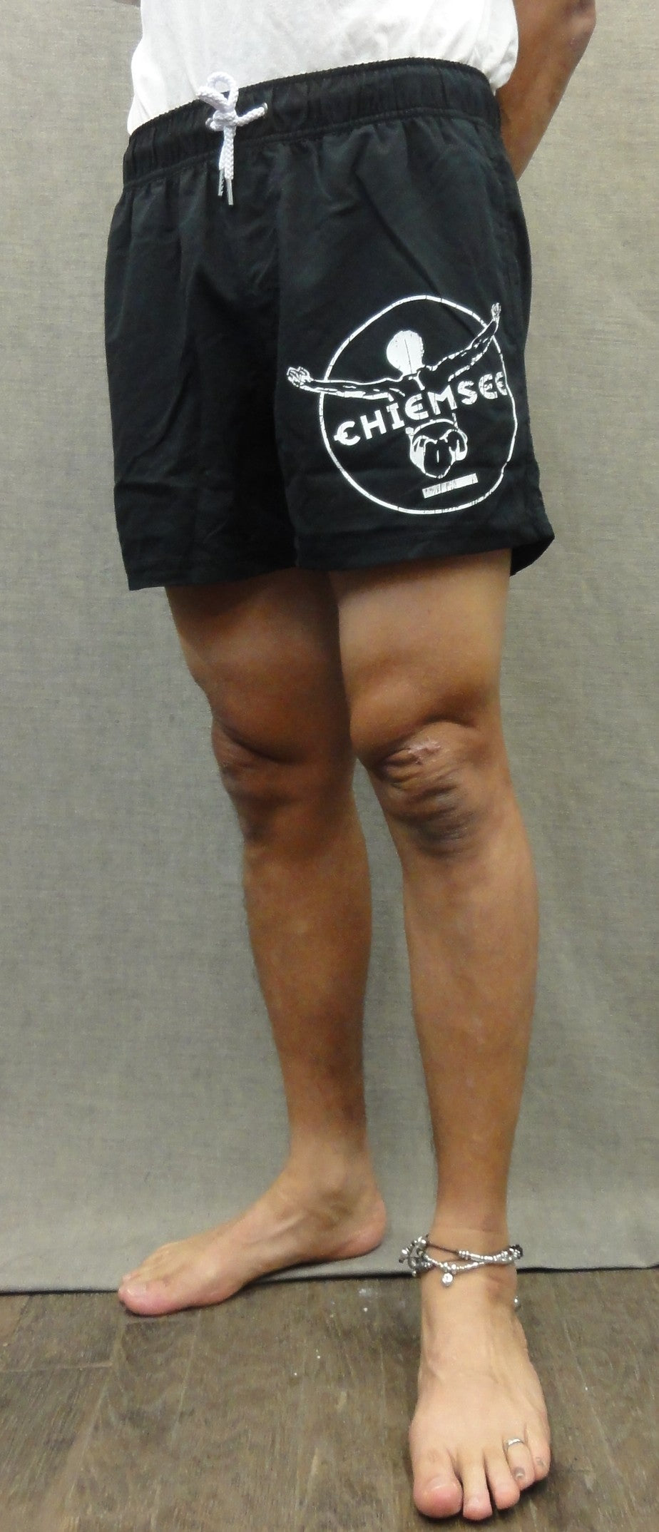MEN SWIM SHORTS 23194401（カラー：19-3911 BLACK BEAUTY）