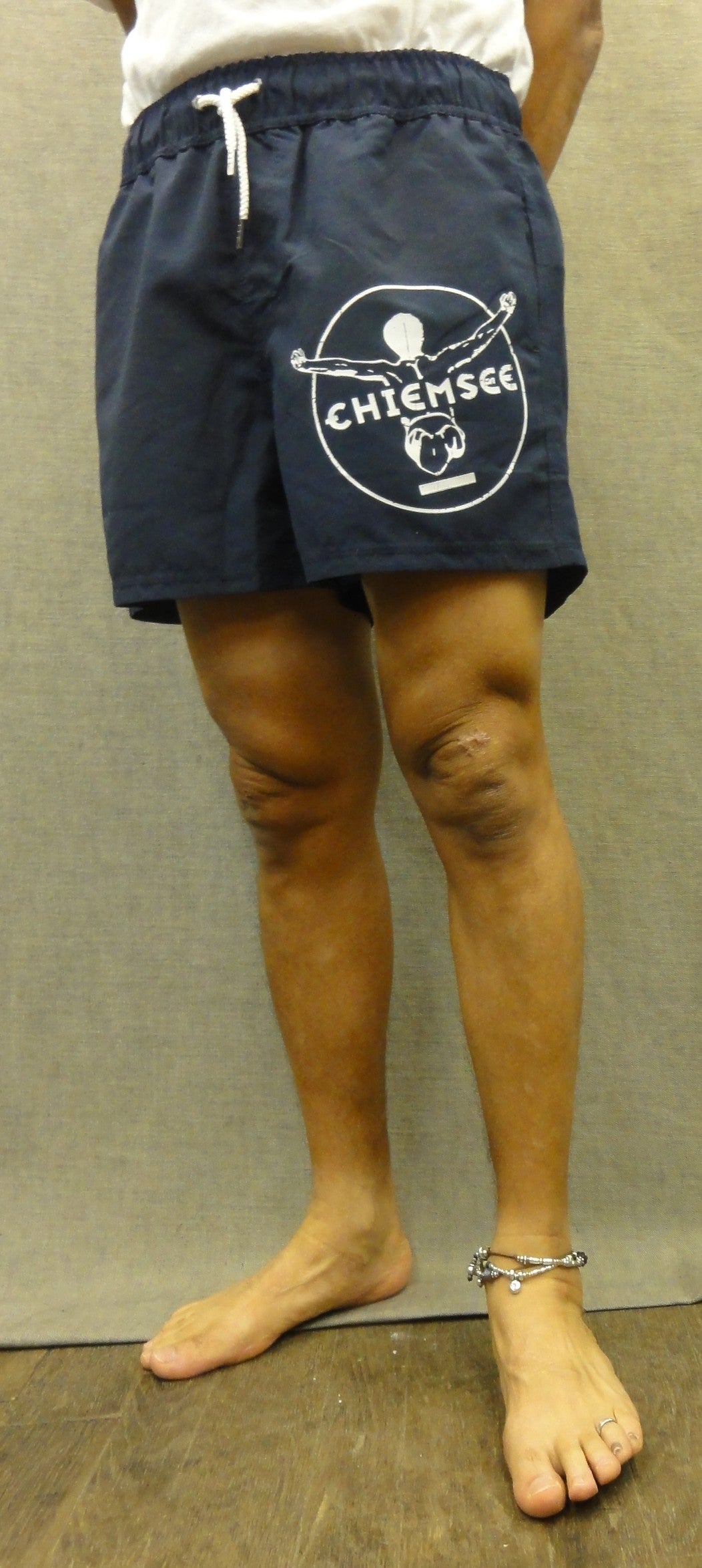 MEN SWIM SHORTS 23194401（カラー：19-4010 TOTAL ECLIPS）