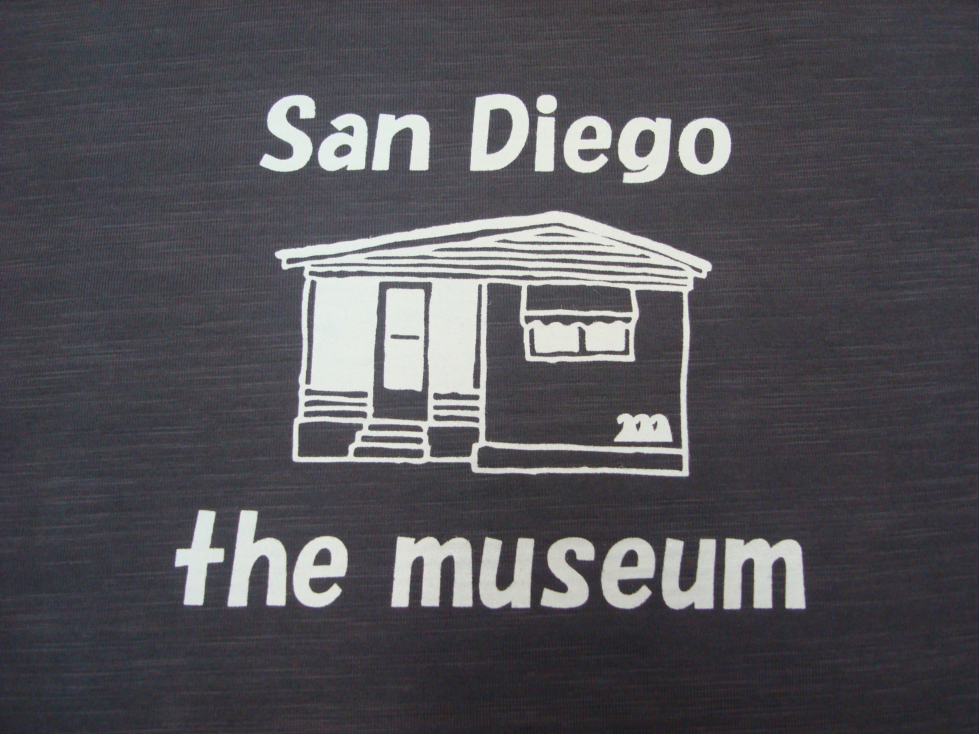 San diego the museum Y-1098C（カラー：チャコールグレー）サイズ：M（日本サイズ）