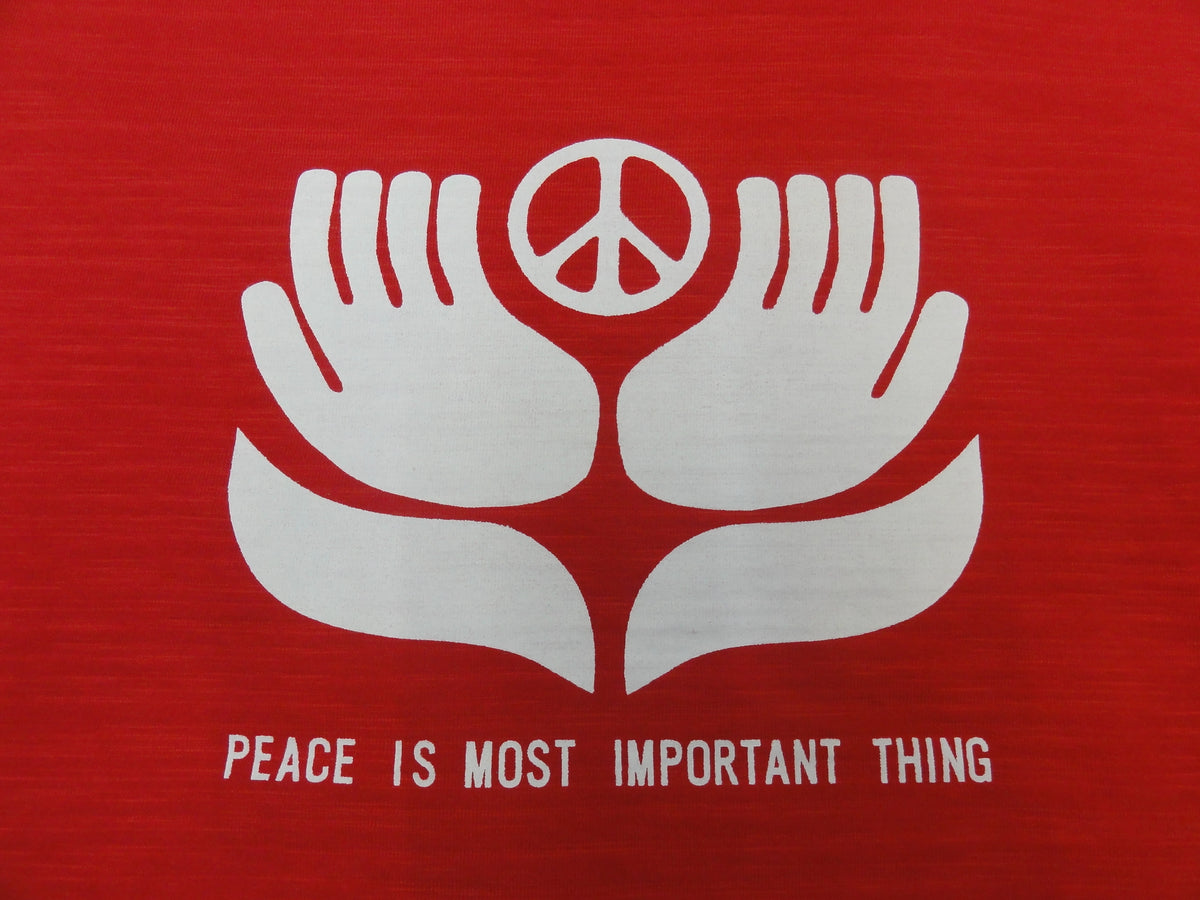 PEACE IS MOST Y-1111A-LST（カラー：ハイレッド）サイズ：L（日本サイズ）