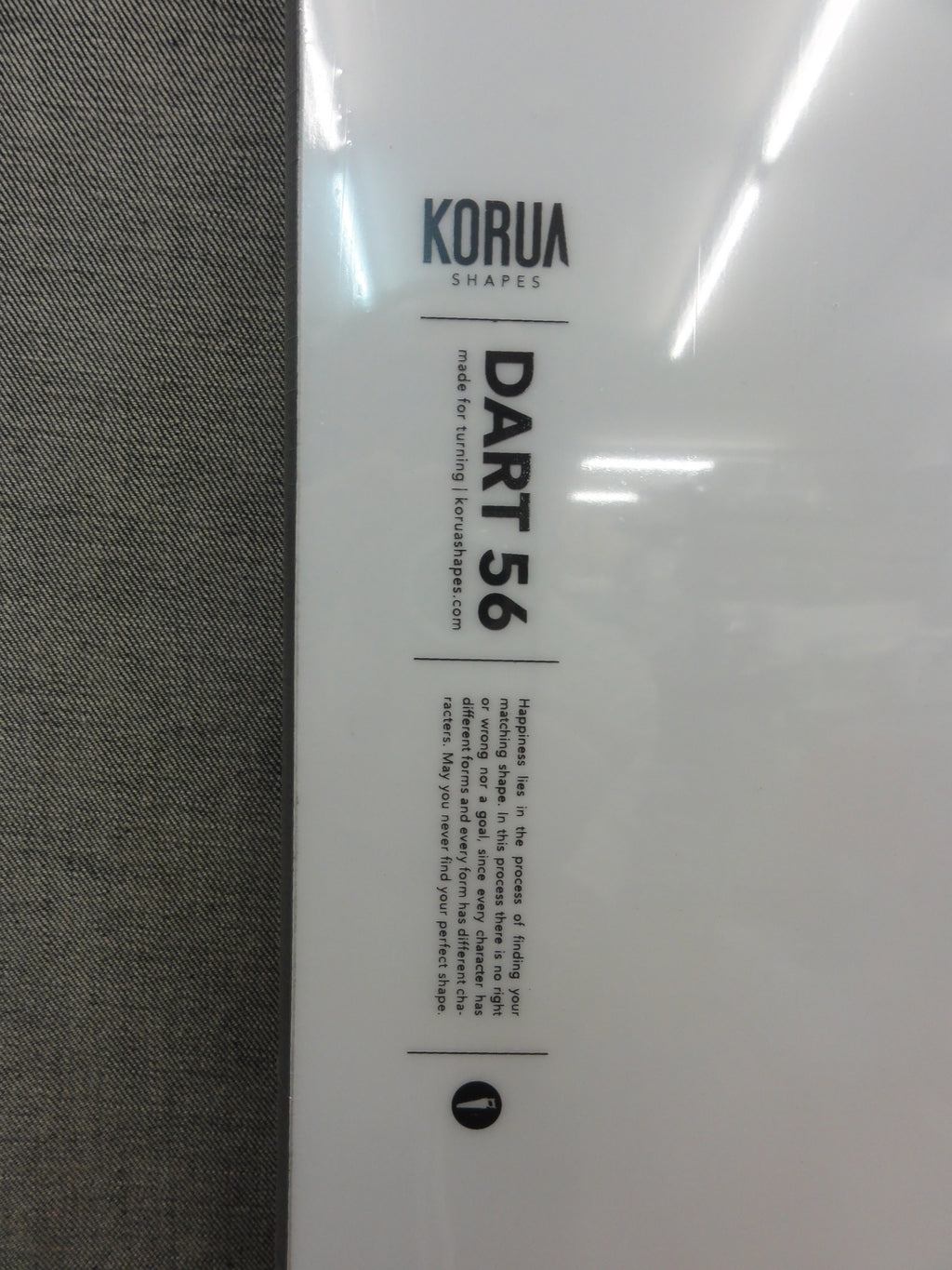 KORUA SHAPES SNOWBOARDS（コルアシェイプススノーボード）DART （ダート）156cm　トップシート（Gloss（グロス））・・店頭のみの販売！・・在庫１点有