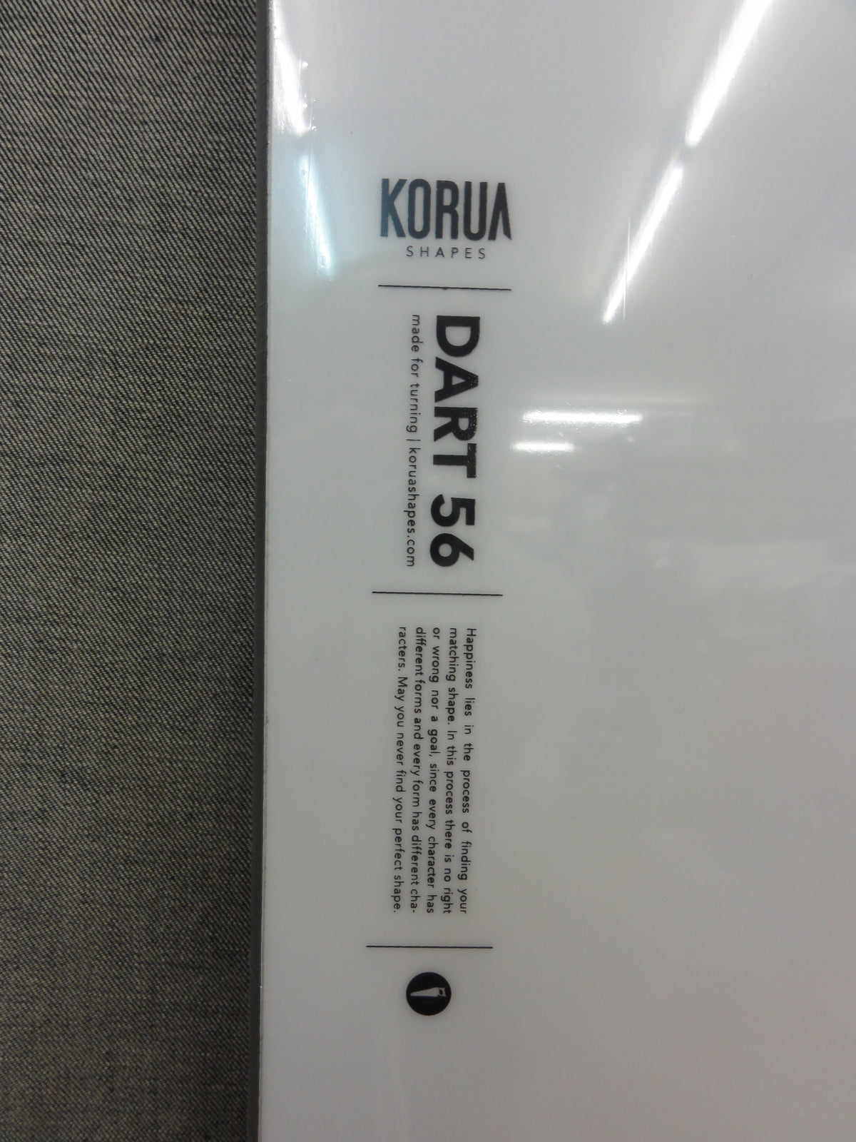 KORUA SHAPES SNOWBOARDS（コルアシェイプススノーボード）DART （ダート）156cm　トップシート（Gloss（グロス））・・店頭のみの販売！・・在庫１点有