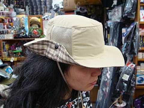 ＬＡＤＩＥＳ　ＣＨＥＣＫ　ＢＥＡＣＨ　ＨＡＴ（サイズ：57cmのワンサイズ）