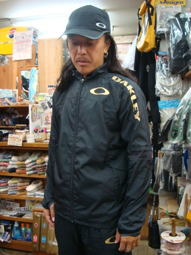 ENHANCE WIND JACKET 2.3 419253JP（カラー：BLACK GOLD 061）