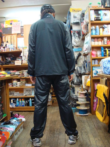 ACCELERATOR WIND PANT 2.3 429287JP（カラー：JET BLACK 01K）