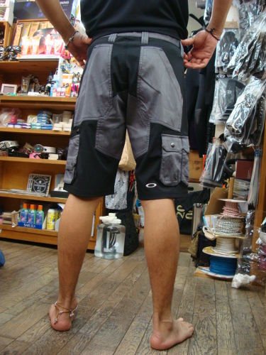 FRACTURE SHORT 449063JP（カラー：BLACK 001）サイズ：32インチ