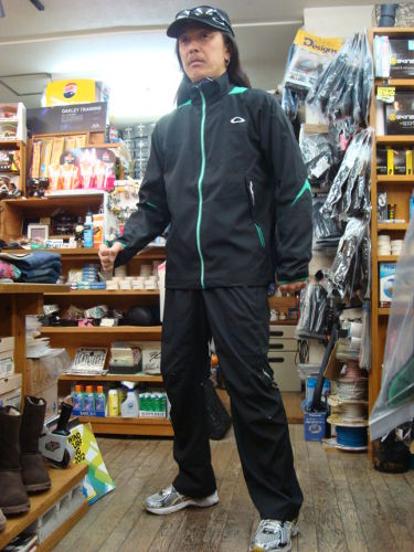 ACCELERATOR WIND JACKET 2.0 419236JP（カラー：BLACK/GREEN 063）サイズ：XL（日本サイズ）