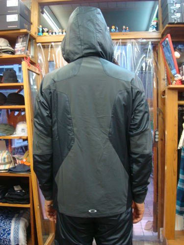 ACCELERATOR TECHNICAL WIND JACKET 411763JP（カラー：JET BLACK 01K）サイズ：XL（日本サイズ）
