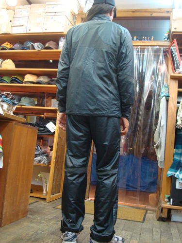 ACCELERATOR WIND WARM JACKET 3.8 411765JP（カラー：JET BLACK 01K）サイズ：M（日本サイズ）