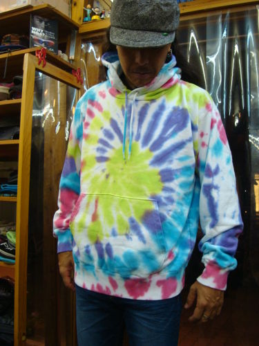 FX13-511 MONOTZKIE Tie-Dye Hoodie（カラー：because of summer）