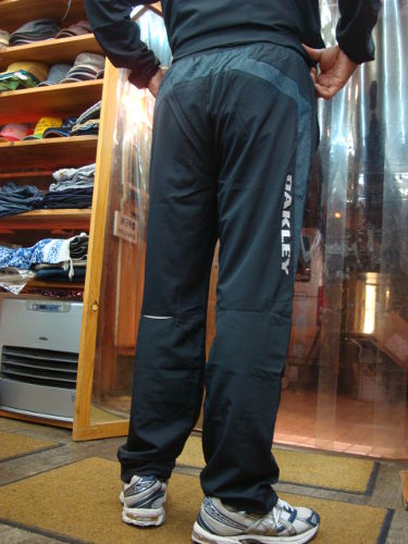 ENHANCE WIND PANT 4.8 421886JP（カラー：BLACK/SILVER 010）