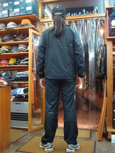 ENHANCE WIND PANT 4.8 421886JP（カラー：BLACK/SILVER 010）