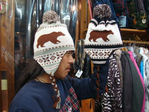DL004004 Cowichan Tassel Beanie